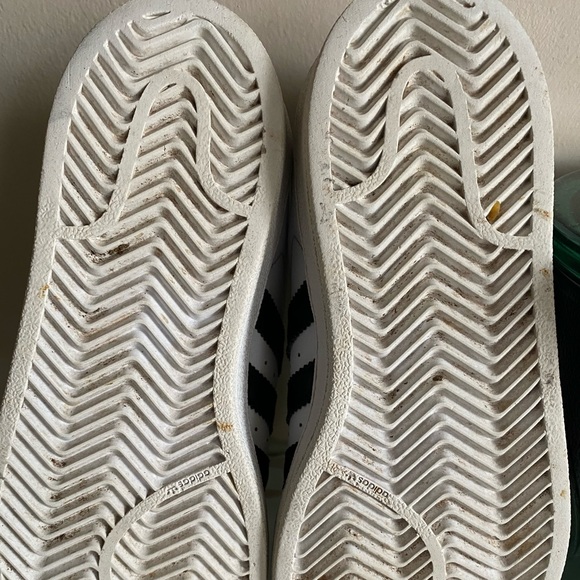 Kids White and Black Superstar Adidas - Picture 4 of 4